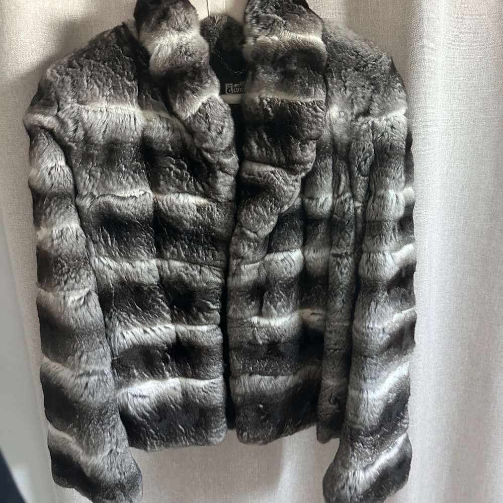 Authentic Genuine Chinchilla Waist-Length Jacket in Medium, Pristine Condition - Picture 2 of 9